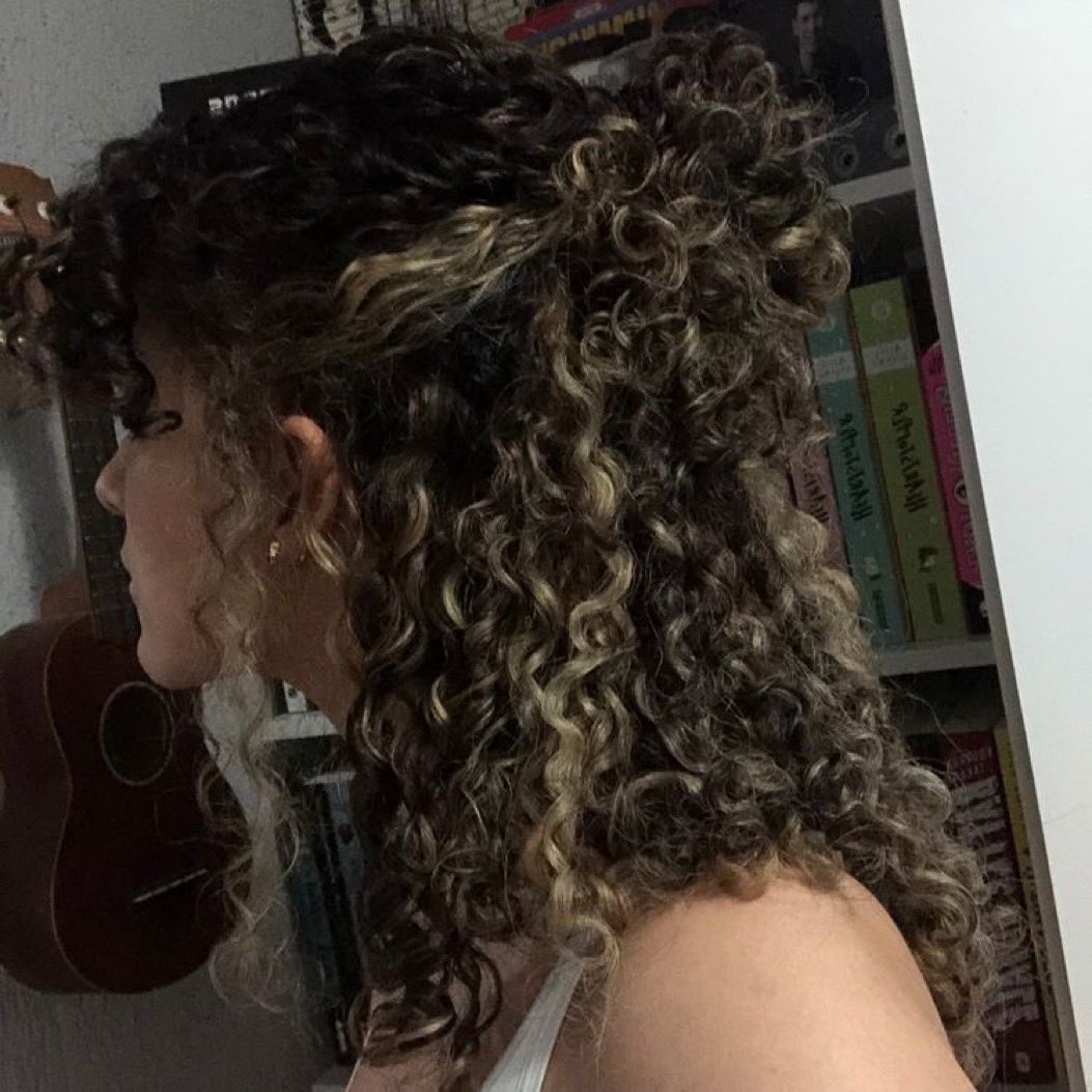 0sugr's tweet image. احلى curls