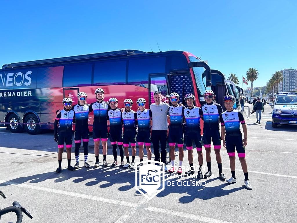fgciclismoguate's tweet photo. #España 🇪🇸 👏👏👏👏👏🚴♂️🚴♂️🇬🇹
Nuestros chapines, Edwin Sam y Elí Sisimit del equipo español, #Intxausti de Carlos Canales, nada que esperar, de una vez a competir, le deseamos mucha suerte a nuestros representantes guatemaltecos en Europa. https://t.co/dmFTRNcYYG