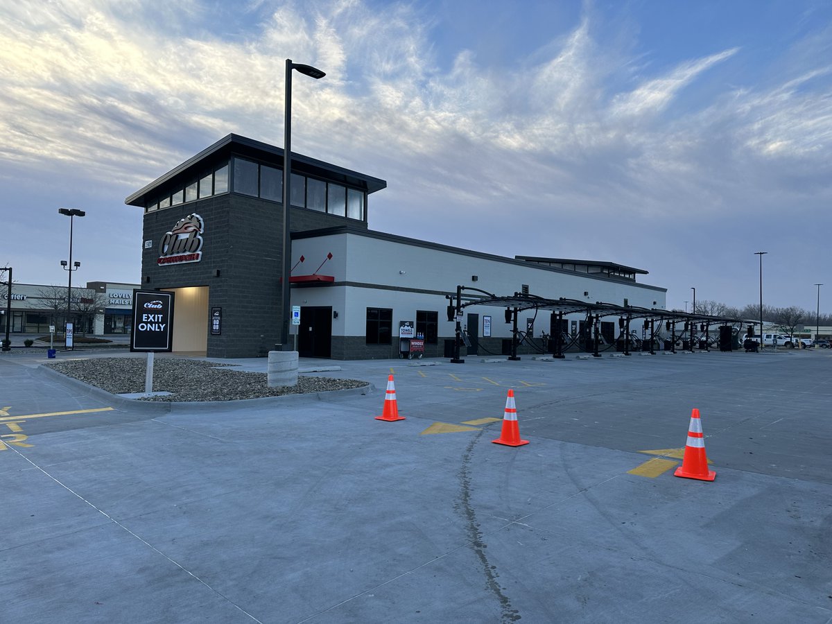 CoilConstruct's tweet photo. Coil Construction is pleased to announce the opening of a @theclubcarwash  in Moline, Illinois. Built by Coil Construction, this is the first new design prototype built for Club Car Wash! #buildingabettercommunity https://t.co/TOwx5RhgF3