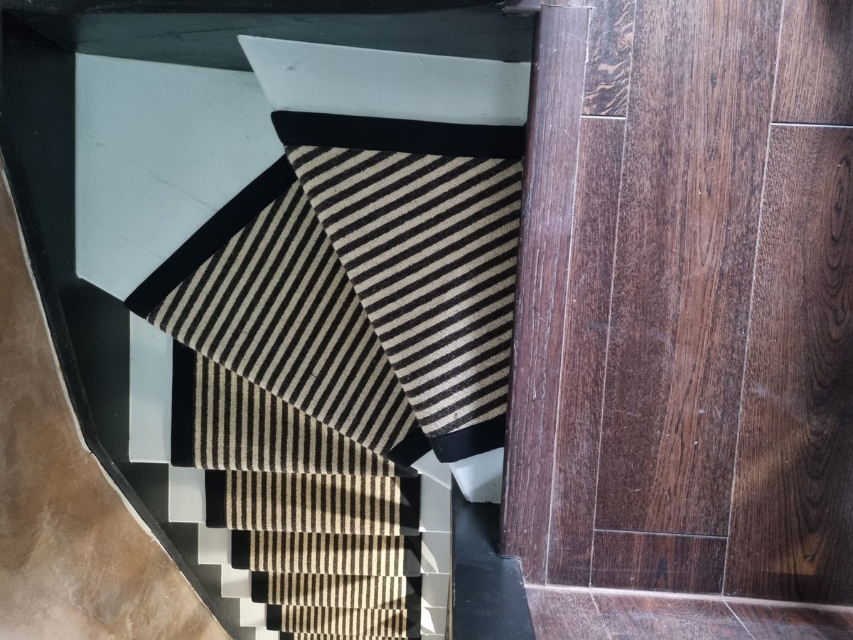 TeddCarpets's tweet photo. Kingsmead Book Of Stripes Manuscript Keats complimented with a Black Cotton Binding on the main stairs and Black Whipped Edges on the Basement Stairs @Tudor_BNI @TeddingtonC @TLTeddington https://t.co/8GZ96farq8