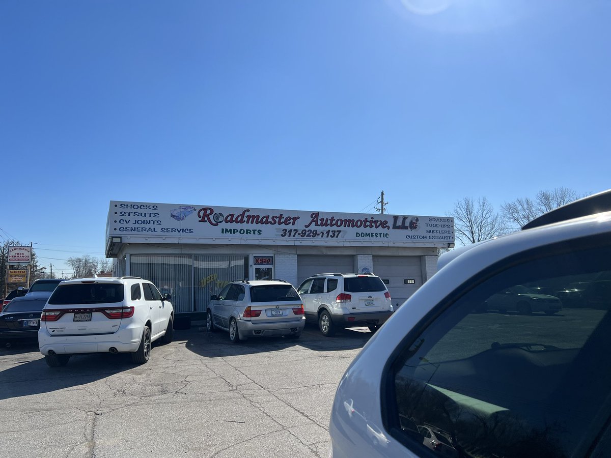 arfaulkner71's tweet photo. Meeting new friends and revisiting old friends in my school community today.  Blessed with many community friends during my 25 years at CW79.  @CWilde79 @brynn_kardash @IPSSchools https://t.co/KO1PozBr2P