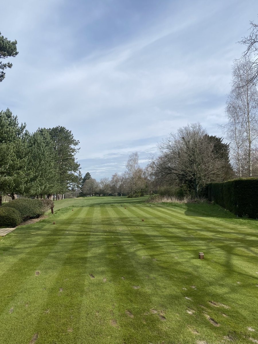 4 day weeks followed by a bank holiday are always difficult for greenkeeping teams, especially when the grass is starting to grow. 🌱 

Positive week with lots of mowing and detailing carried out, unfortunately still too wet for the rough mower just yet. ⛳️. 

🤞for next week!
