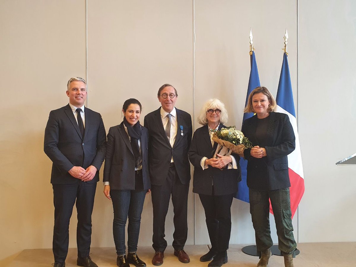 Jean-Christophe COMBE (@jccombe) on Twitter photo Très heureux d’assister à la remise de l’Ordre national du Mérite à <a href="/PierreSiquier/">Pierre Siquier</a>, président de France <a href="/generosites/">France générosités</a>, aux côtés d’<a href="/oliviagregoire/">Olivia Gregoire</a> et de <a href="/sarahelhairy/">Sarah EL HAÏRY</a>. 🎖️
Ton action résolue pour développer la solidarité et toutes les générosités dans notre pays est une boussole. Très heureux d’assister à la remise de l’Ordre national du Mérite à <a href="/PierreSiquier/">Pierre Siquier</a>, président de France <a href="/generosites/">France générosités</a>, aux côtés d’<a href="/oliviagregoire/">Olivia Gregoire</a> et de <a href="/sarahelhairy/">Sarah EL HAÏRY</a>. 🎖️
Ton action résolue pour développer la solidarité et toutes les générosités dans notre pays est une boussole.