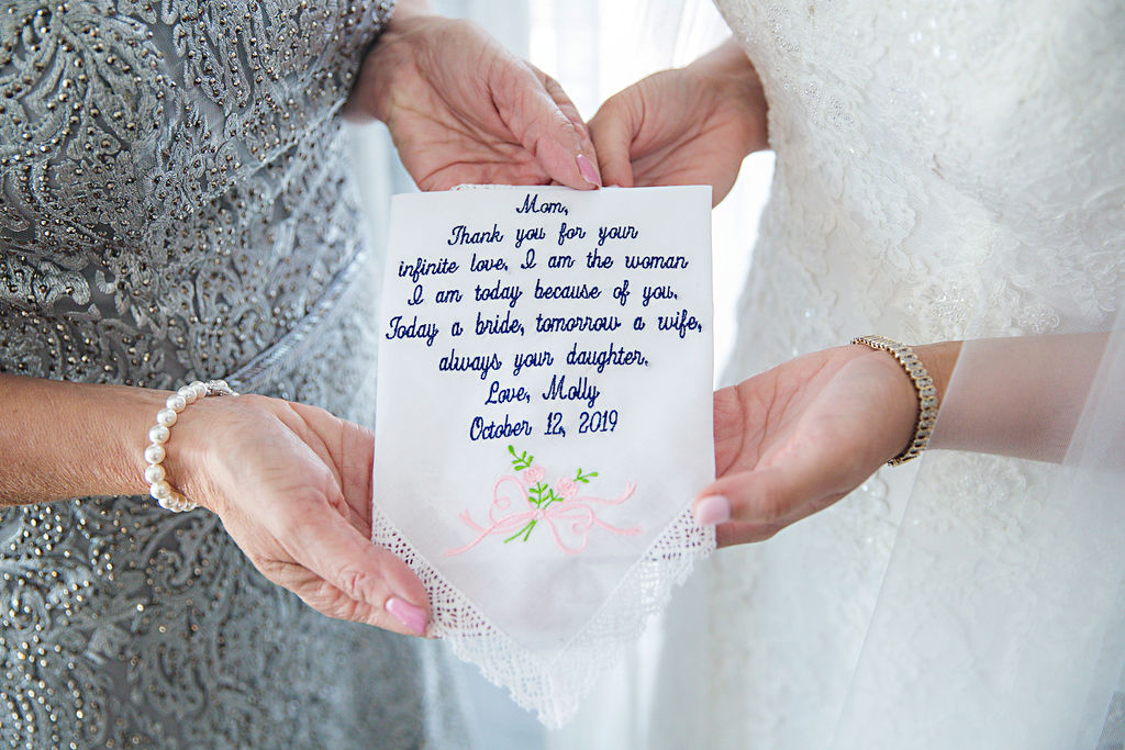 simplelegancekc's tweet photo. Little moments like this are why we do what we do💛 What gift did you give your loved ones for your big day?

Photo: @epagafoto 
Planner: @kindrasimpleelegancekc https://t.co/rOyUjmDHTz