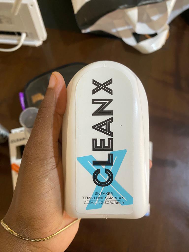 VicsenC's tweet image. Guys if you love your sneakers and you want it to last get this CLEANX products, it's the first of it's kind in Nigeria 🇳🇬 
Latest update for Sabi men. 🤯
#cleanx 
#Sneakers