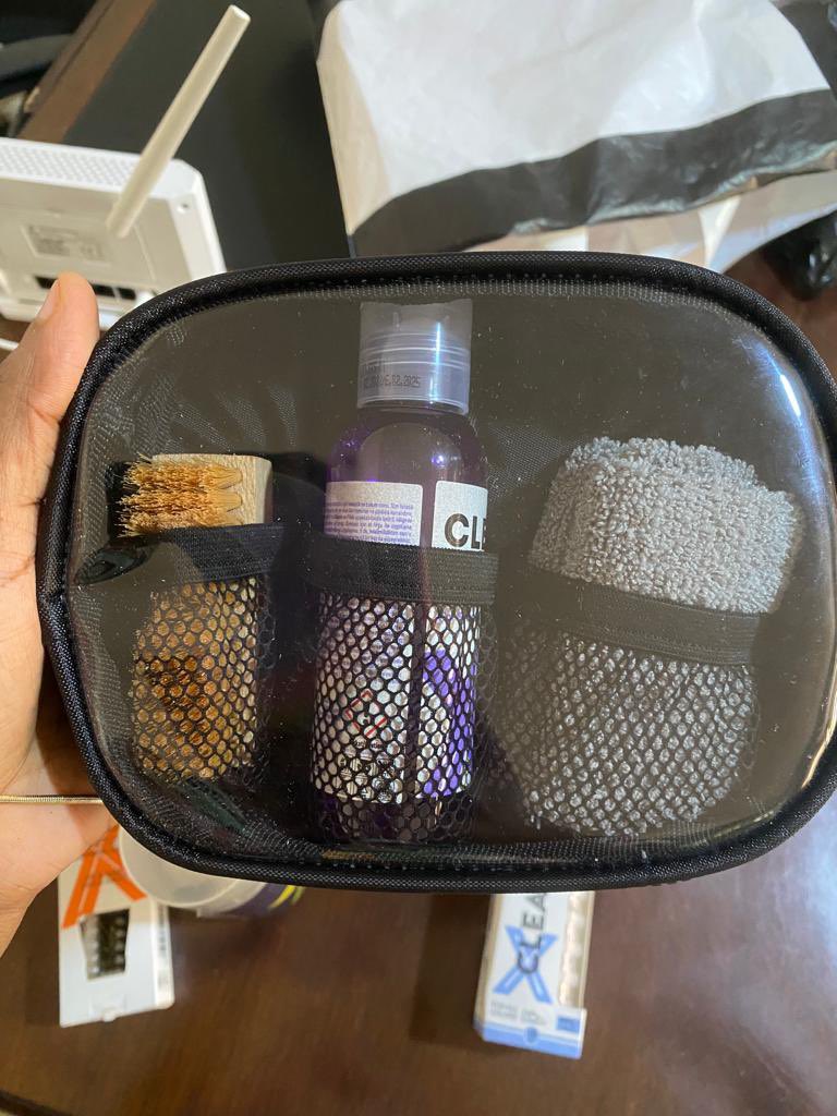 VicsenC's tweet image. Guys if you love your sneakers and you want it to last get this CLEANX products, it's the first of it's kind in Nigeria 🇳🇬 
Latest update for Sabi men. 🤯
#cleanx 
#Sneakers