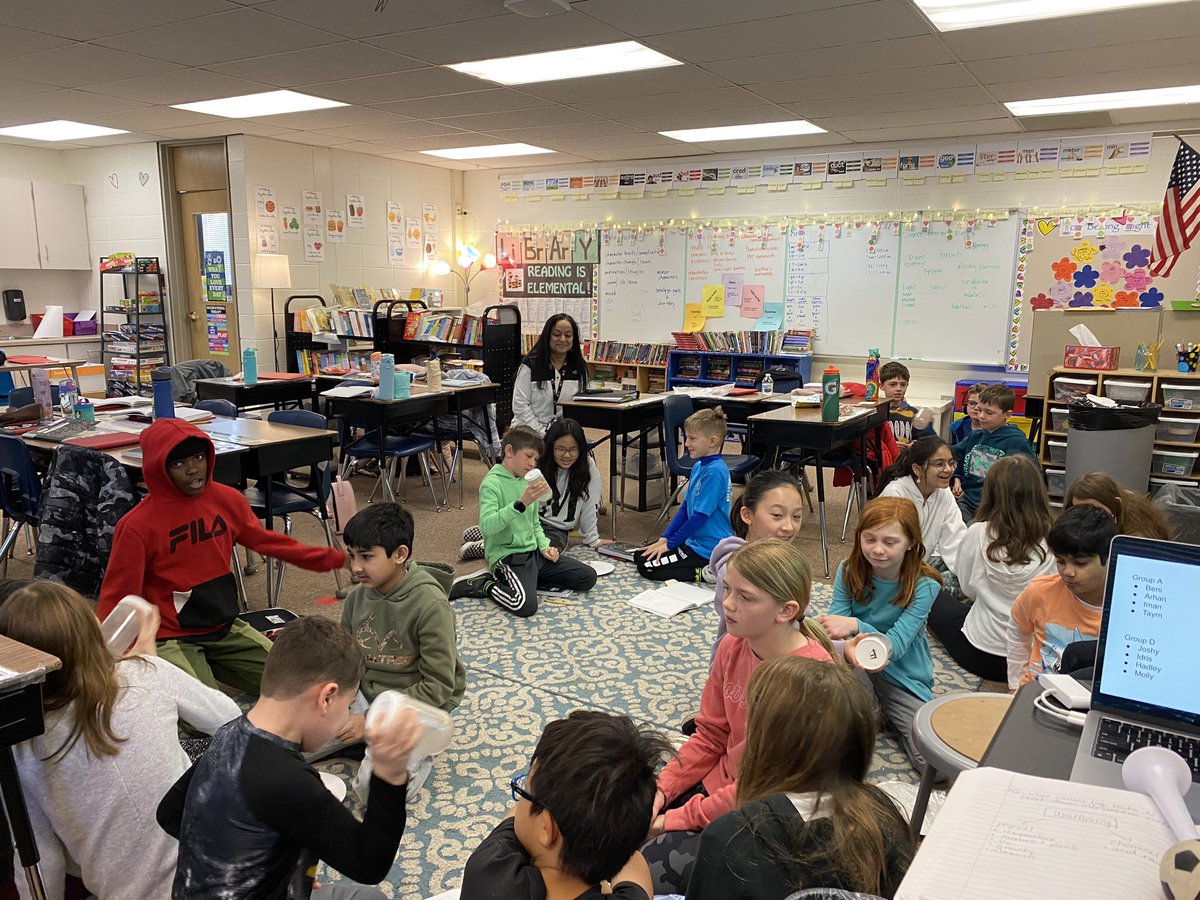 MrsChangGrove's tweet photo. This week we began our new science unit on Soil, Rocks, & Landforms. We sorted the components of soil and studied physical weathering by shaking rocks in a jar. ~Emma. #WeeklyStudentTweets #WeBelong220 #ScienceInvestigations @GroveAve220 https://t.co/61TJsymRsM