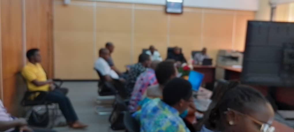 MinTFPSS_bdi's tweet photo. #Burundi :Excellence le Ministre de @MFPTE_bdi 
 a tenu une réunion ce jeudi 6/04/2023 avec les hauts cadres du Ministère sur la #finalisation et la #validation du PTBA du 
@MFPTE_bdi  exercice 2023-2024 https://t.co/Ul6CaKkYw9