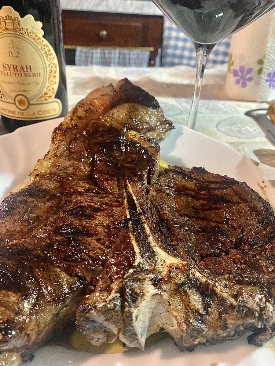 Mara Leone tweet media