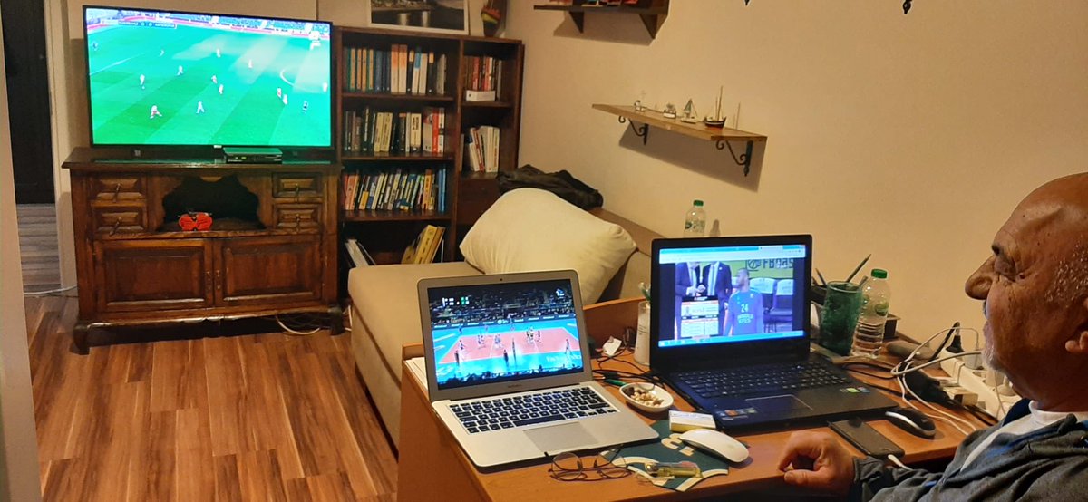 Fenerbahçeli olmak zor zanaat...
Bilgisayarın birini kapattım...
Teşekkürler Sarı Melekler...