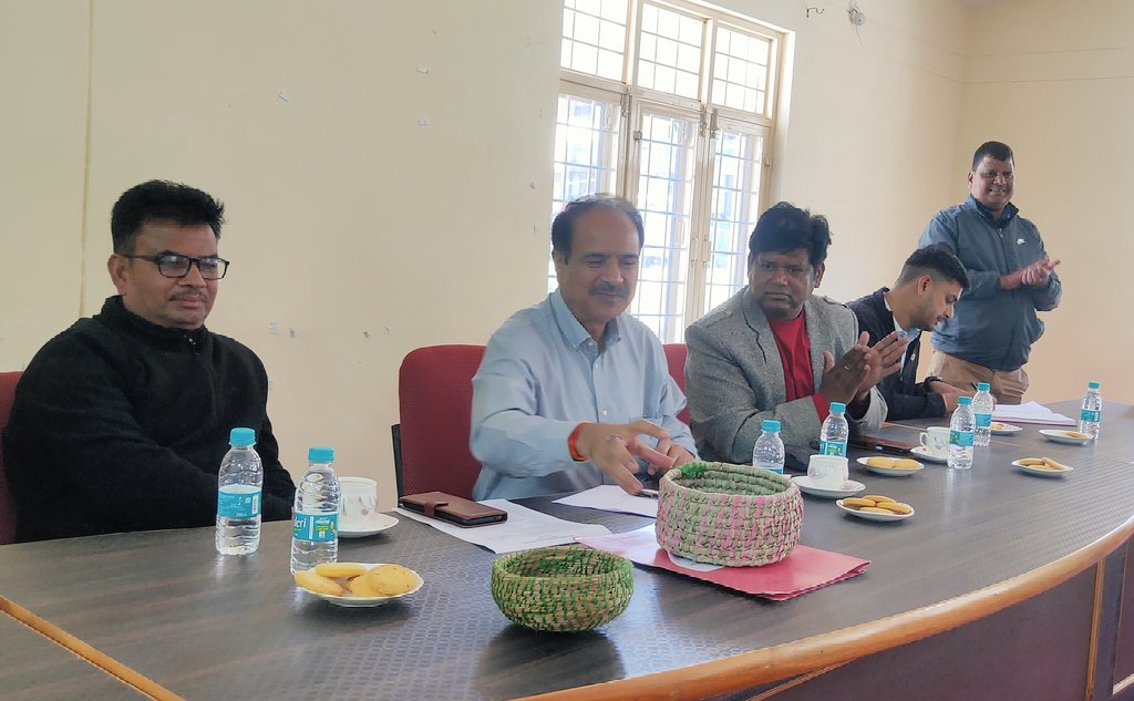 REAPPauri's tweet photo. Today, #IFAD_SM_TEAM interacted with the women of #Umang_CLF at #block_office, Pauri during their visit to Pauri Garhwal district. The #Handicraft_items made by the women were also shown to the team.@REAPUttarakhand
@basava_ias
@nitikakh22
@ganeshjoshibjp
@cdo_pauri
@dd_msydav https://t.co/pnyGmPlufy
