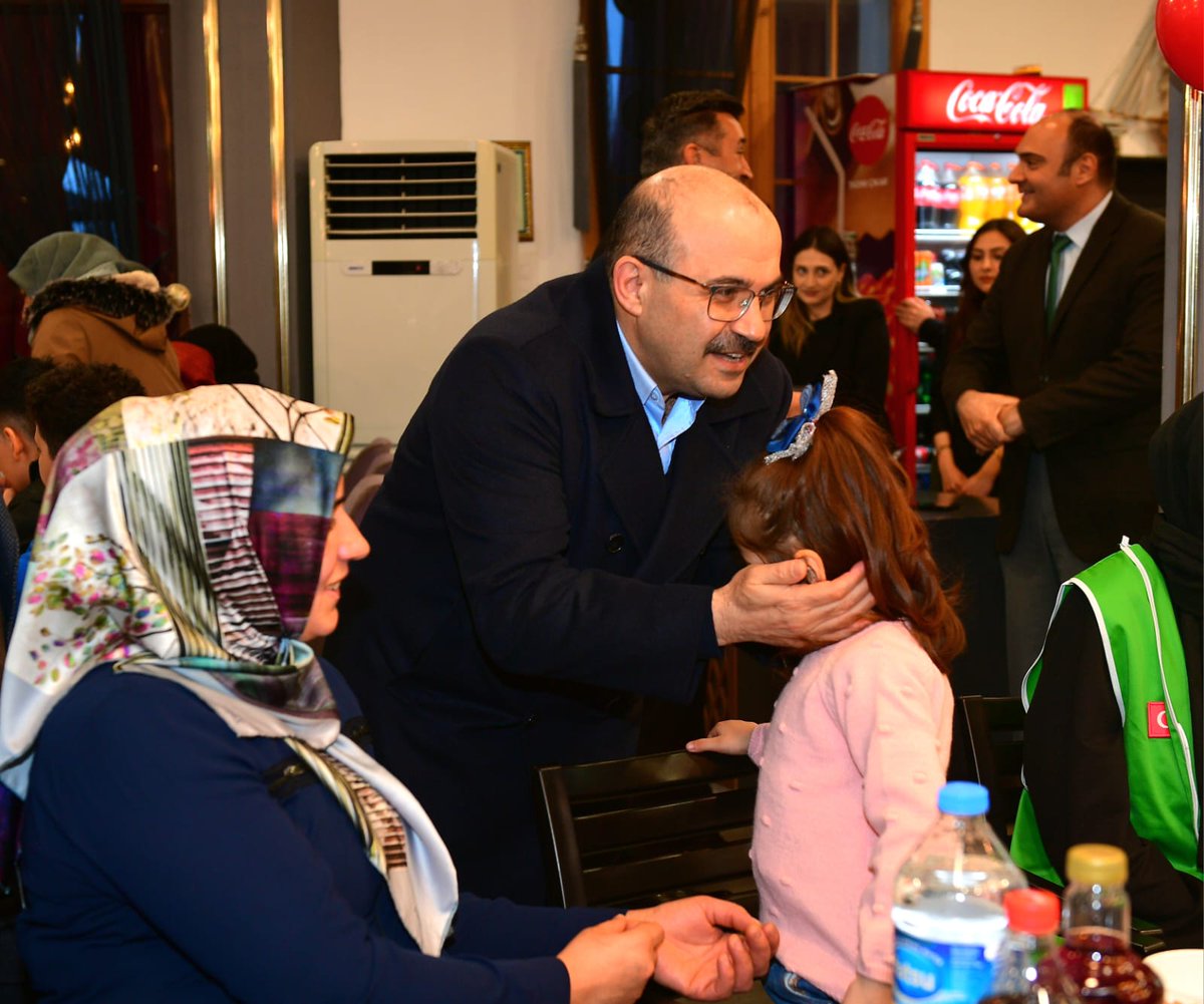 Valimiz İsmail Ustaoğlu, İnsani Yardım Vakfı (İHH) Trabzon İl Temsilciliği’nin yetim çocuklar için düzenlediği iftar programına katıldı.