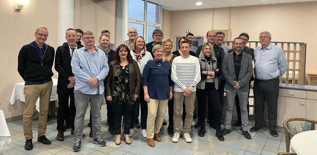 Grand plaisir d'accueillir ce soir au <a href="/LumiereLycee/">Lycée Lumière</a> les partenaires du <a href="/ProjetMOB/">Projet MOB (insta projetmob2022)</a> . Aux côtés des enseignants ils ont permis une inoubliable expérience aux lycéens au Canada. Merci !! @raboltfreder