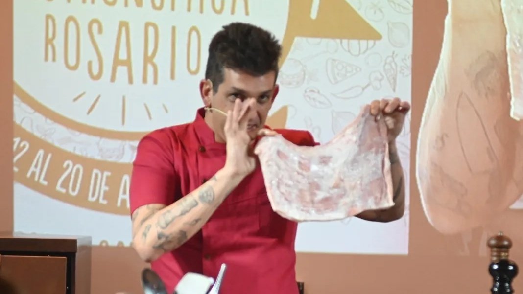 SemanaGR's tweet photo. Siempre te vamos a recordar con esa sonrisa, con tus ganas de enseñar, esa pasión indiscutible por la gastronomía rosarina y tu amor por la ciudad. https://t.co/sDX3QS1rqL