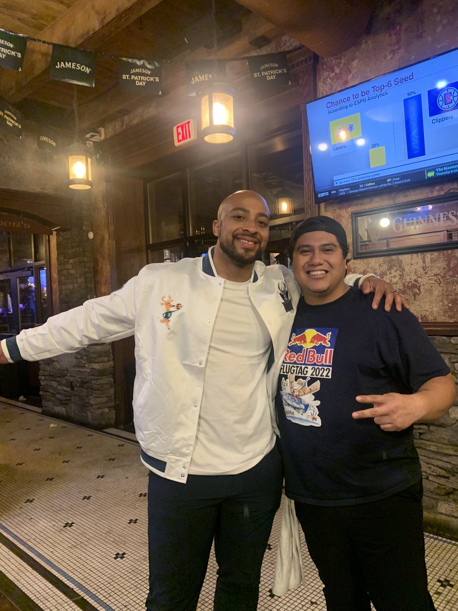 SpicyFranko's tweet photo. Met Quadzilla himself @ajdillon7. Hope to have quads the size of your one day https://t.co/z6TCJHZZul