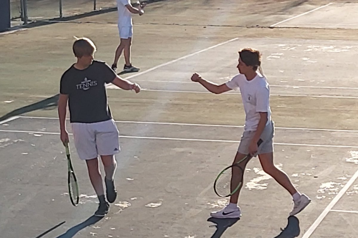Washburn Rural boys tennis off to undefeated start under Johnston. <a href="/HaydenHigh/">Hayden Catholic HS</a> doubles teams go undefeated in All-Catholic tournament. ...
topsports.news/news/3106-rura…
