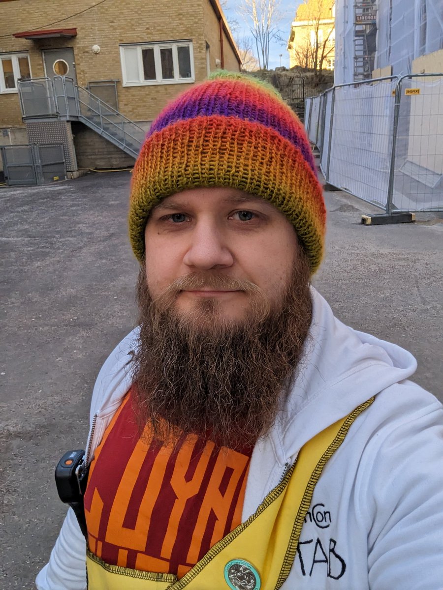 T0revik's tweet photo. Gothcon är på G kom säg hej och få kramar! https://t.co/tAG66gnNJJ
