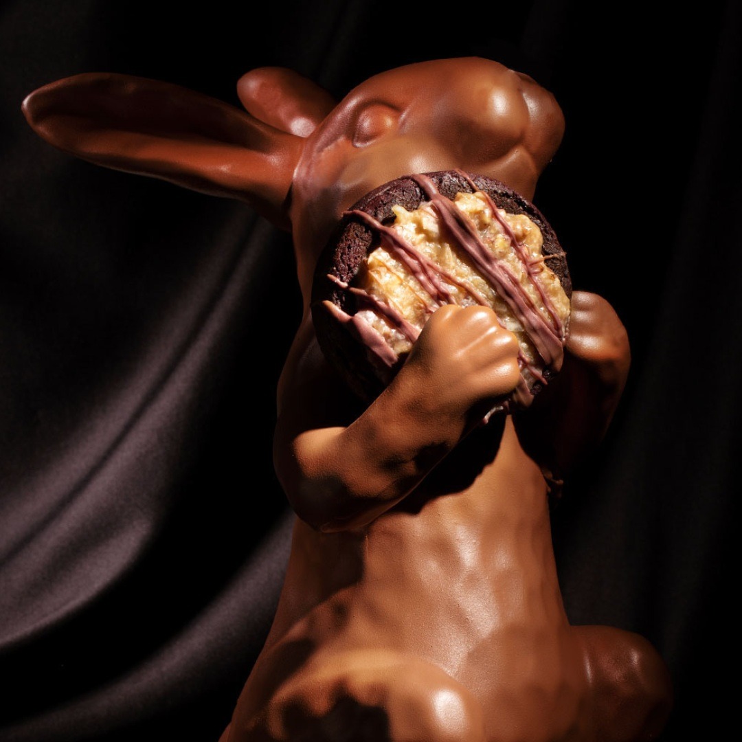 PucksCookies's tweet photo. Chocolate + Coconut + Pecans...we know what everybunny wants for Easter.  These German Chocolate cookies are available for pick-up &amp; delivery!  

#eatpucks #puckscookiesandtreats #cookies #bunnies #eastertreats #chocolate #lasvegasfoodies #lasvegastreats #chocolatebunny https://t.co/NDt03n8DJE