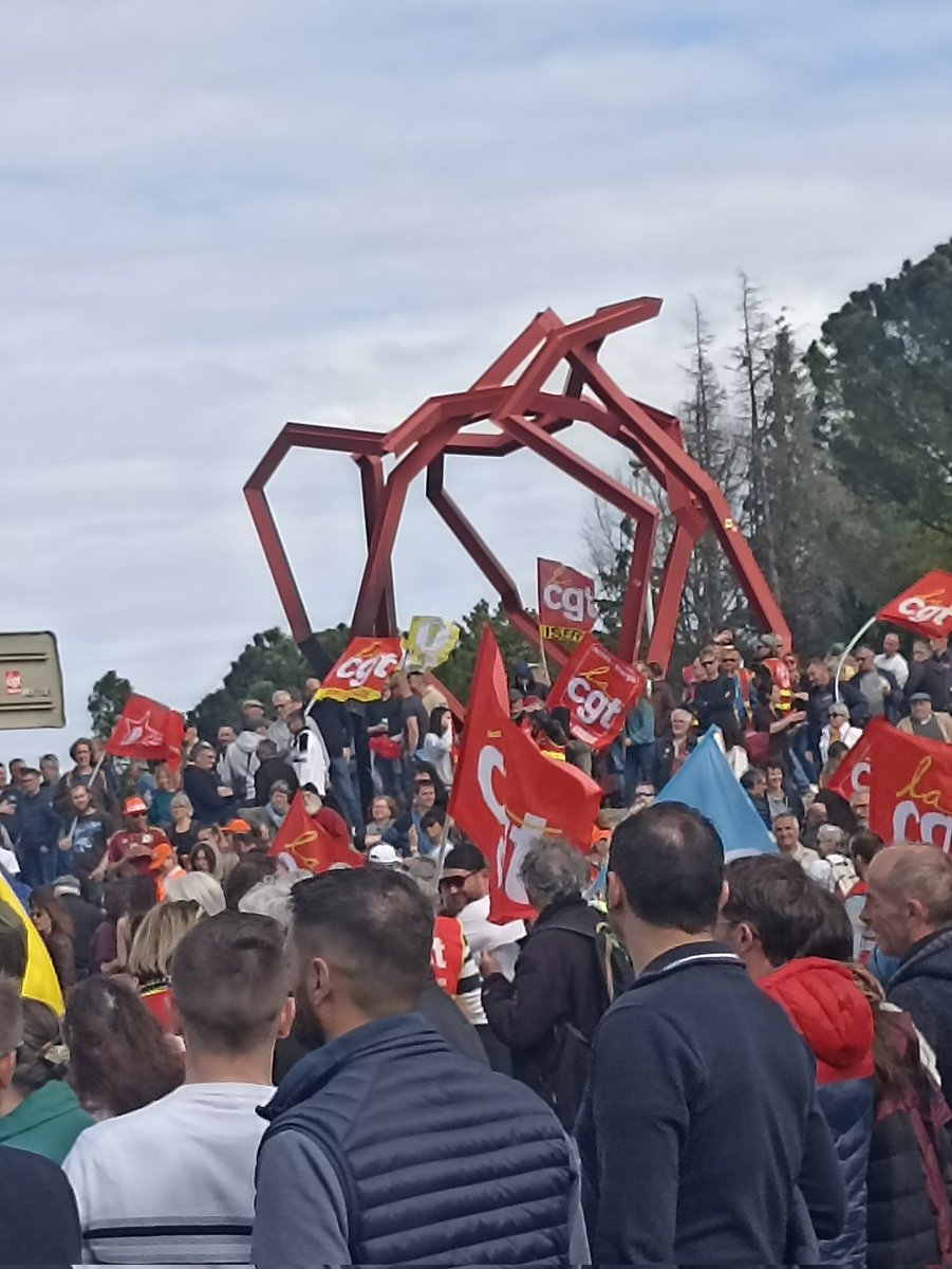 GRsudest's tweet photo. Images de la manifestation aujourd'hui à Montélimar !! Pour cette 11e journée de lutte, nous ne lâchons rien!! https://t.co/BwverHmckh