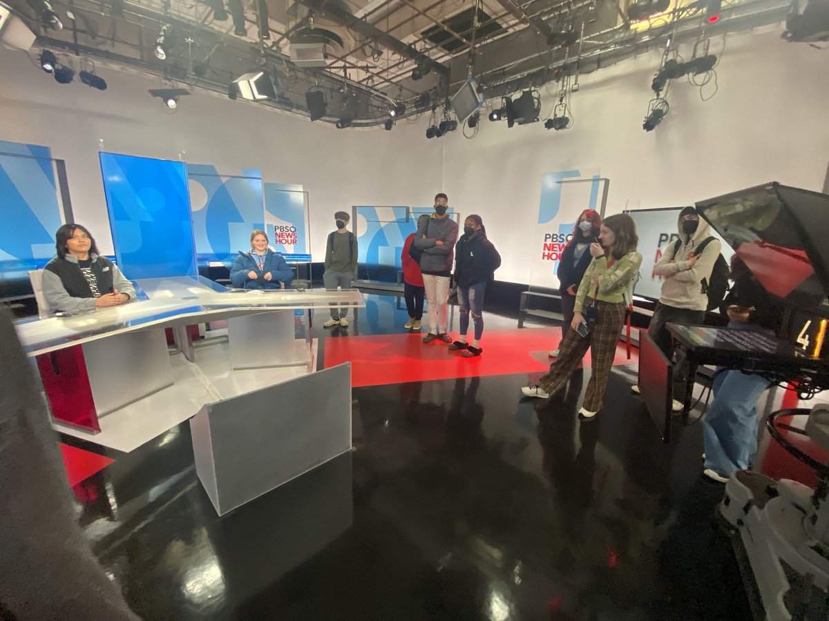 DCISchool's tweet image. Students in DCI’s Intro and Advanced Video Production classes recently got to tour the WETA/PBS NewsHour studios. They learned about how shows are produced, read stories from the PBS NewsHour anchor desk, and talked with anchors, correspondents, and crew members. #ibforall