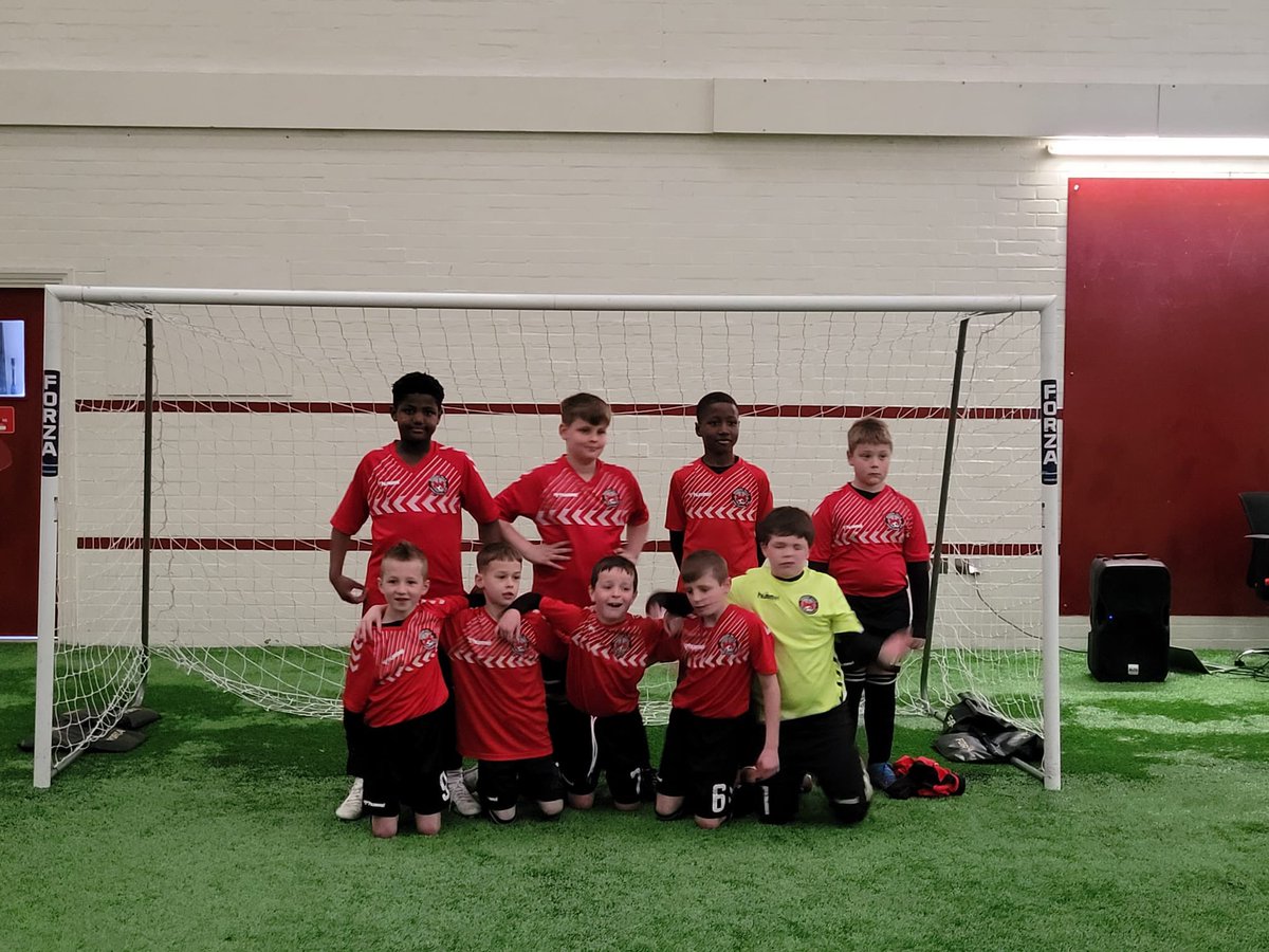 RVillaJFC's tweet photo. 📢 Shoutout 📢

🔴⚪️⚫️

So our U10’s have been to United to play in the Rashford Cup 👌

The Boys have played some tremendous football but unfortunately been beat in the Semi finals 👍

Well done lads and thanks to United for a great day 👏 #Villa #Grassroots #boys #fun https://t.co/25ujqXDxEP