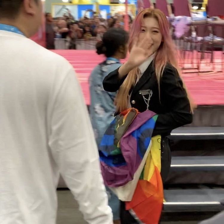 anyways stan loona
