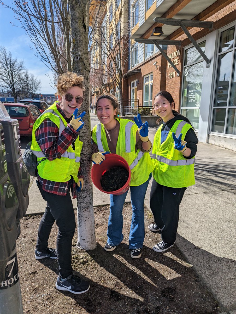 We love our volunteers and local partners! Local students with <a href="/YWAMCascades/">YWAM North Cascades</a>, <a href="/DowntownBham/">Downtown Bellingham</a>  crew members, and Lighthouse Mission staff collaborated on a Downtown clean-up day last week. Thank you all for your hard work. #volunteerappreciation #nationalvolunteermonth