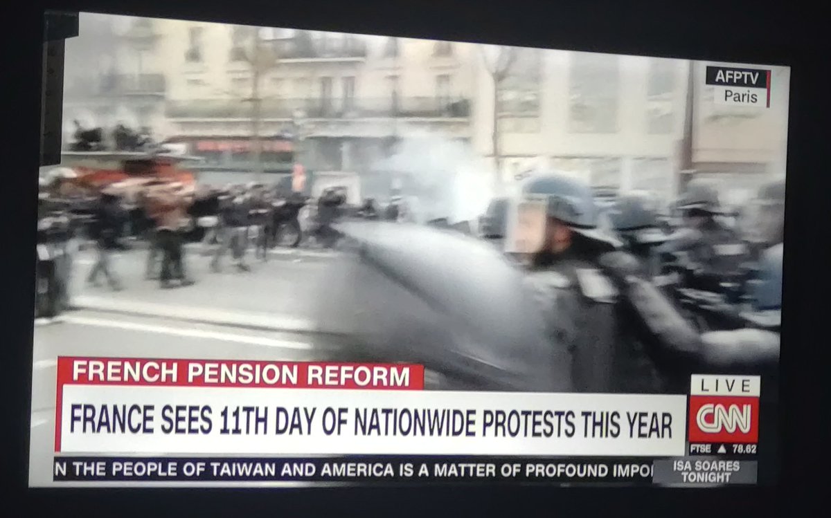 MisterKizito's tweet image. Ironically the #French President who is in #China for a visit will be discussing means to stop Russia and Ukraine war. @patrickkwabena #FrenchPROTEST