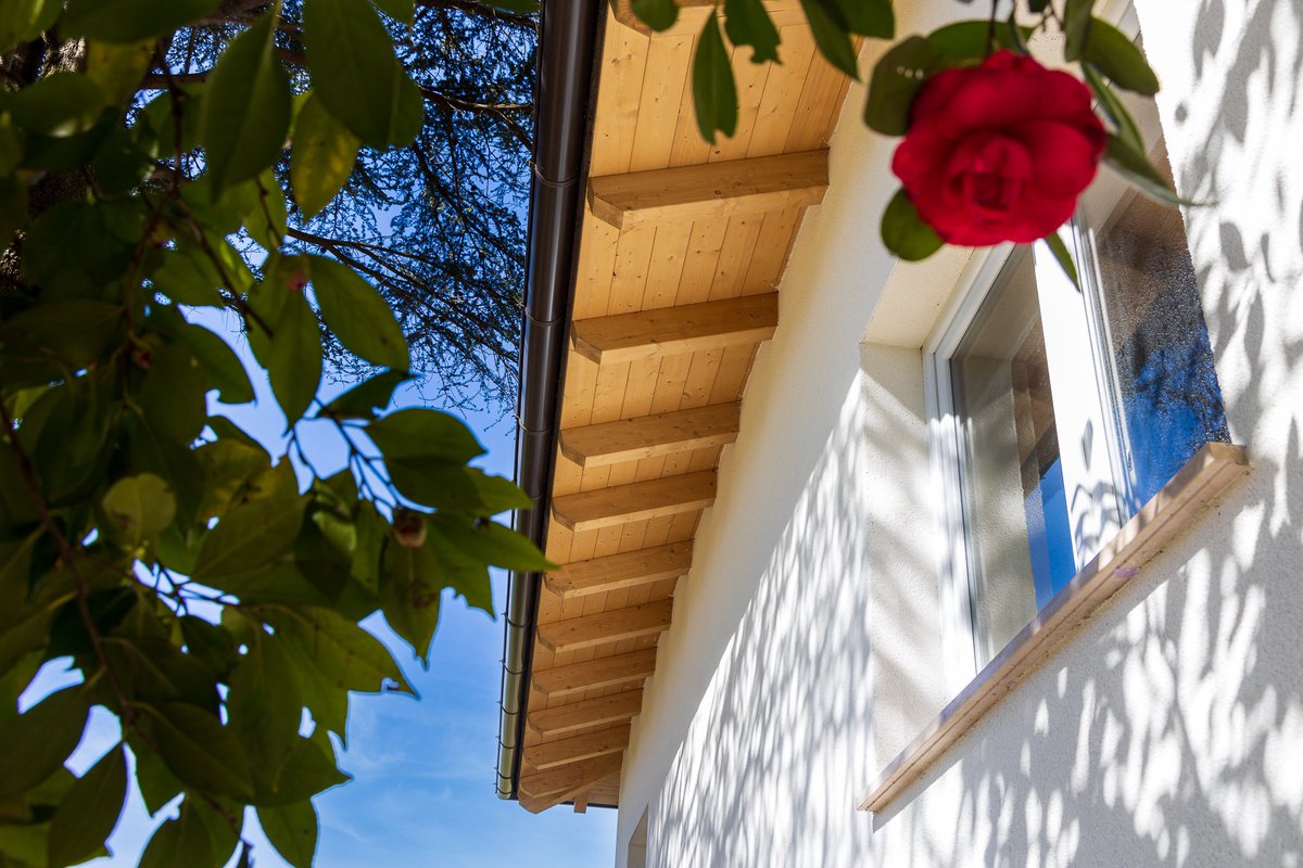 LibianchiSrl's tweet photo. 🌷La primavera è arrivata e trascorrerla in una casa in legno ammirando i fiori e godendo del tepore del sole è ancora più bello!
📐120 mq ad un piano con travi a vista per valorizzare il tetto a falde.
🏠Tecnologia costruttiva Platform Frame interamente in legno lamellare. https://t.co/CZIuvvuH9q