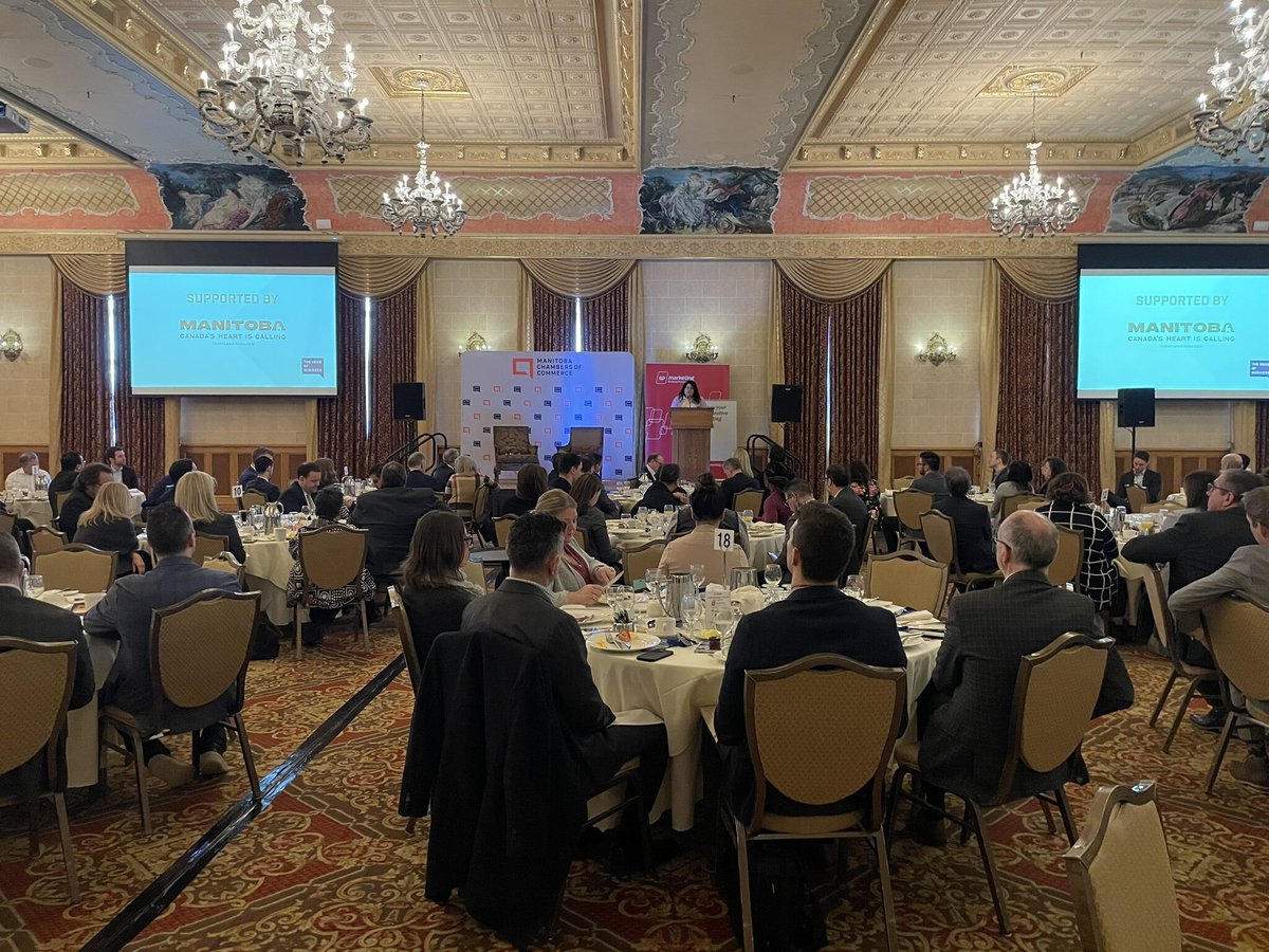 UCN's Northern Manitoba Mining Academy - Operations Coordinator, Jenny Moose, spoke at the @mbchambersofcom #MBizBreakfast in Winnipeg this morning. Well done Jenny! 👏 

📸 : @MBWonderWoman