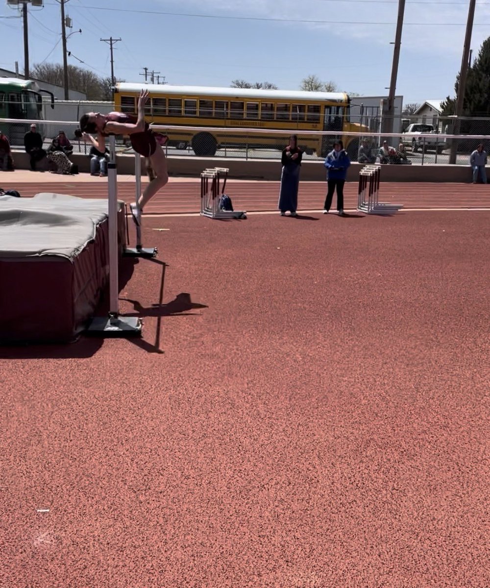 Congrats to Aubrea Thiel! 3rd place finish at district in the high jump, and Area bound!