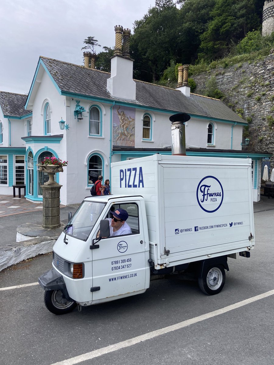Sunny times and pizza smiles at Portmeirion for Future Food Stars with <a href="/GordonRamsay/">Gordon Ramsay</a> 

Testing the contestants pizza making skills 

<a href="/BBCOne/">BBC One</a> &amp; <a href="/BBCiPlayer/">BBC iPlayer</a> 

#futurefoodstars