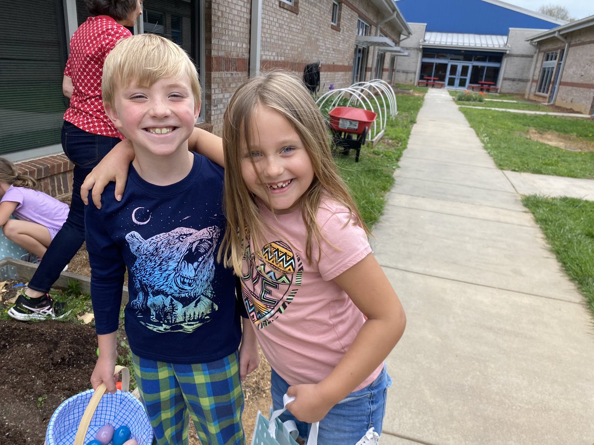 mrspruittfirst's tweet image. Hoppy Easter! 🐰 @MillsRiverSch #heretofly