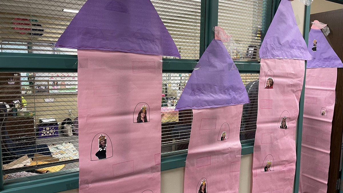 The “Beary Best Assistant PrincessPal!!”  at <a href="/HumbleISD_MBE/">Maplebrook Elem</a> ! We love you Mrs. Williams! 💜 🐻