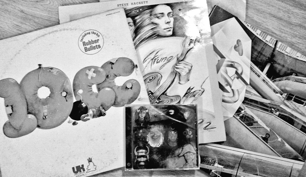 Bu ayın bebekleri bir eksikle geldi. Diğeri de gelince tamamız. Benim maaşların nereye gittiği çok açık. 🎶🎵

#progressiverock #thealanparsonsproject #irobot #stevehackett #wishboneash #10cc #kingcrimson #vinyl #vinylcollection #vinylcollector #album