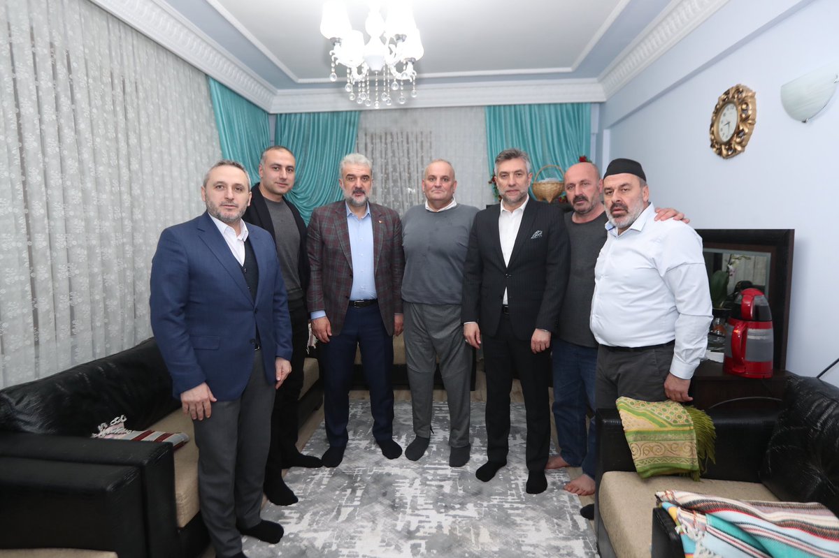 osmannnurika's tweet photo. "Ve oruç tutmak, insan yüreğini canlı, cıvıl cıvıl sesli kuşlarla doldurmak değil midir? O kuşlar ki, âdeta gökyüzüyle beslenir ve gökyüzünü örtünürler."

Ramazan'ın manevi iklimini, hemşehrilerimizin bereketli sofralarında yaşıyoruz.

📍Şile https://t.co/ymHXO87I5S