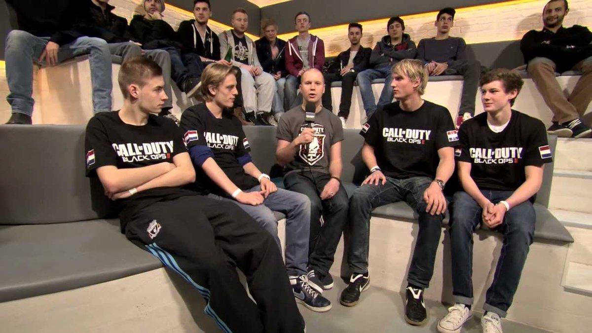 ArchivesCOD's tweet image. [2013 Call of Duty Championship Team Highlight]

@Fariko . Allstars placed 13-16

Roster:
@CrazyHL94 0.87 K/D
@SilvanoTorres94 1.01 K/D
@ScufDareDeVLPro 0.89 K/D
@KniferCod 0.84 K/D

#COD #Esports