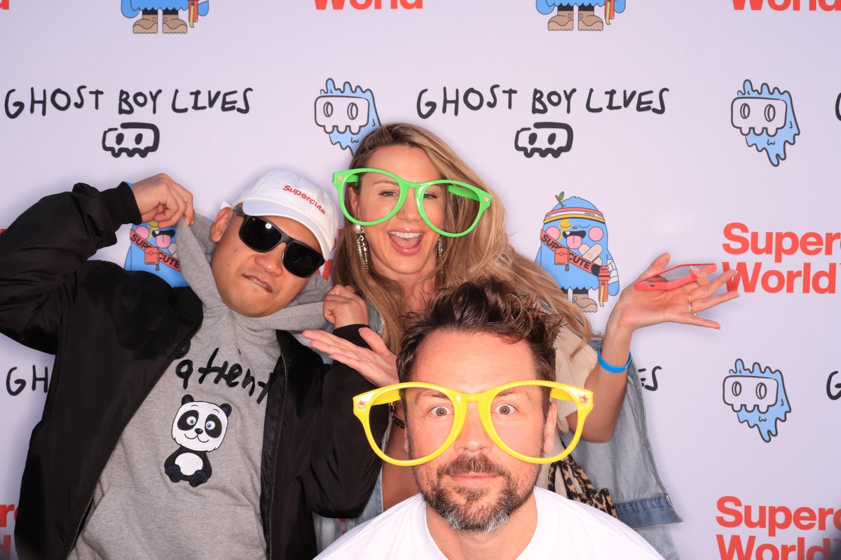bigaxonWTF's tweet photo. Can't believe it's been two weeks since the SUPERRAD @SupercuteNFT x @ghostboylives meetup in LA. 🏝

Love my homies @TheToyInventor and @michelangelo721 and the crew. 💚 https://t.co/lb8ezZlBSH