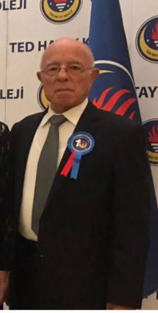 Emlkbnkkatliami's tweet photo. Mehmet Özat’ın çemberini daraltmak için her RTye, her takibe, her beğeniye ihtiyacımız var!Bu adamı sadece sizlerin desteğiyle bulabiliriz!Lütfen bize ses verin! Hepinize ihtiyacımız var! @misra_oz
#emlakevleriadaletistiyor
#adaletsiyasettenönemlidir
#mehmetözatnerede
#Tam2AyOldu https://t.co/5brqw05di6