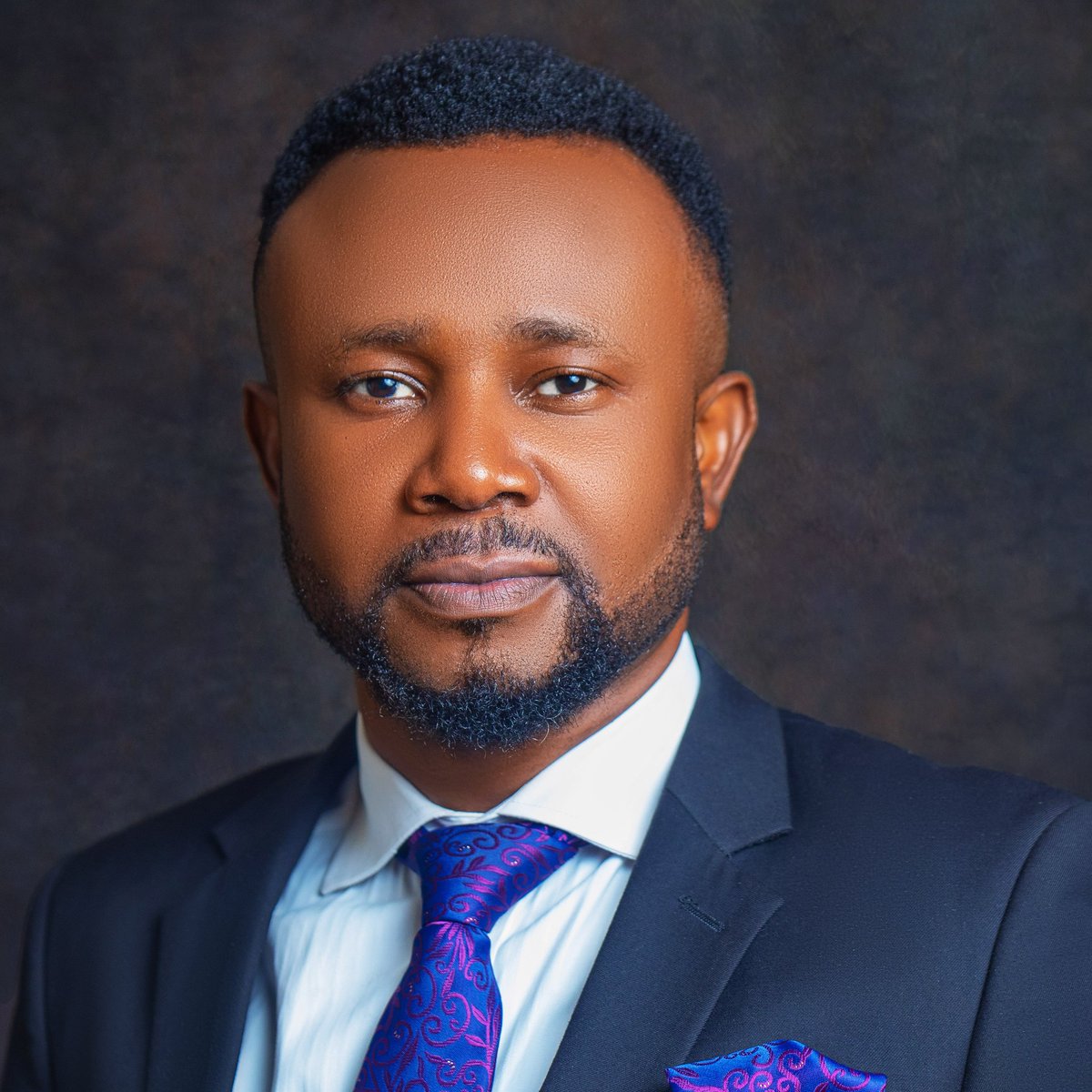 TheAyodeleJosh's tweet photo. When God wants to change an unbeliever, He raises a preacher. 
When He wants to change a sphere of influence, He finds a professional. 
When He wants to change the world, HE finds a man with the combination of the two. https://t.co/bgd0Fav1jb