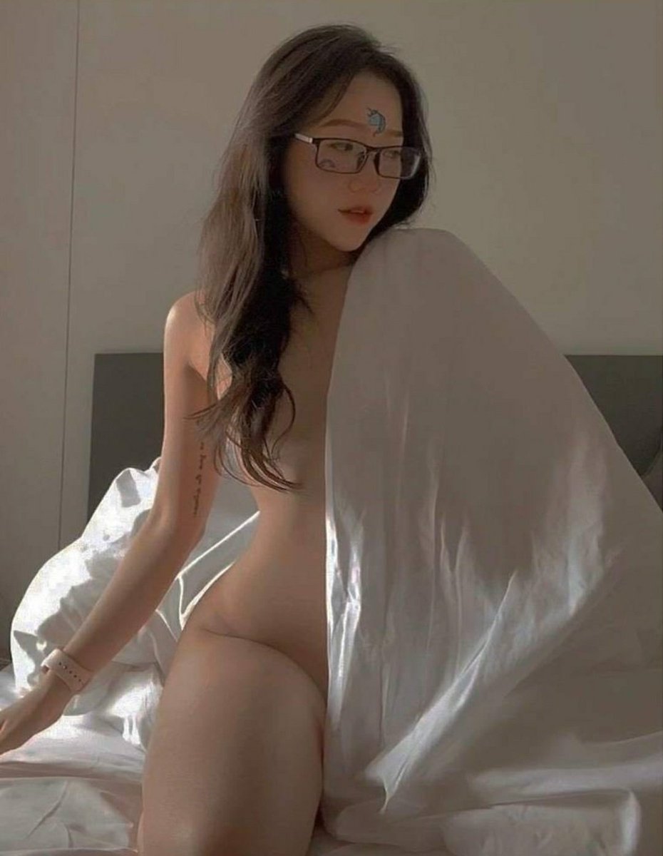 ZsJota's tweet photo. Xem lon hông tim ảnh full dưới bình luận https://t.co/xIVLZpAxXD