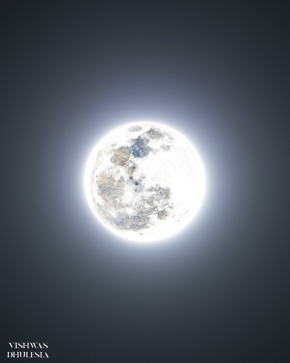 No, the Pink Moon is not really pink!🌸
But it is beautiful as always 🥹