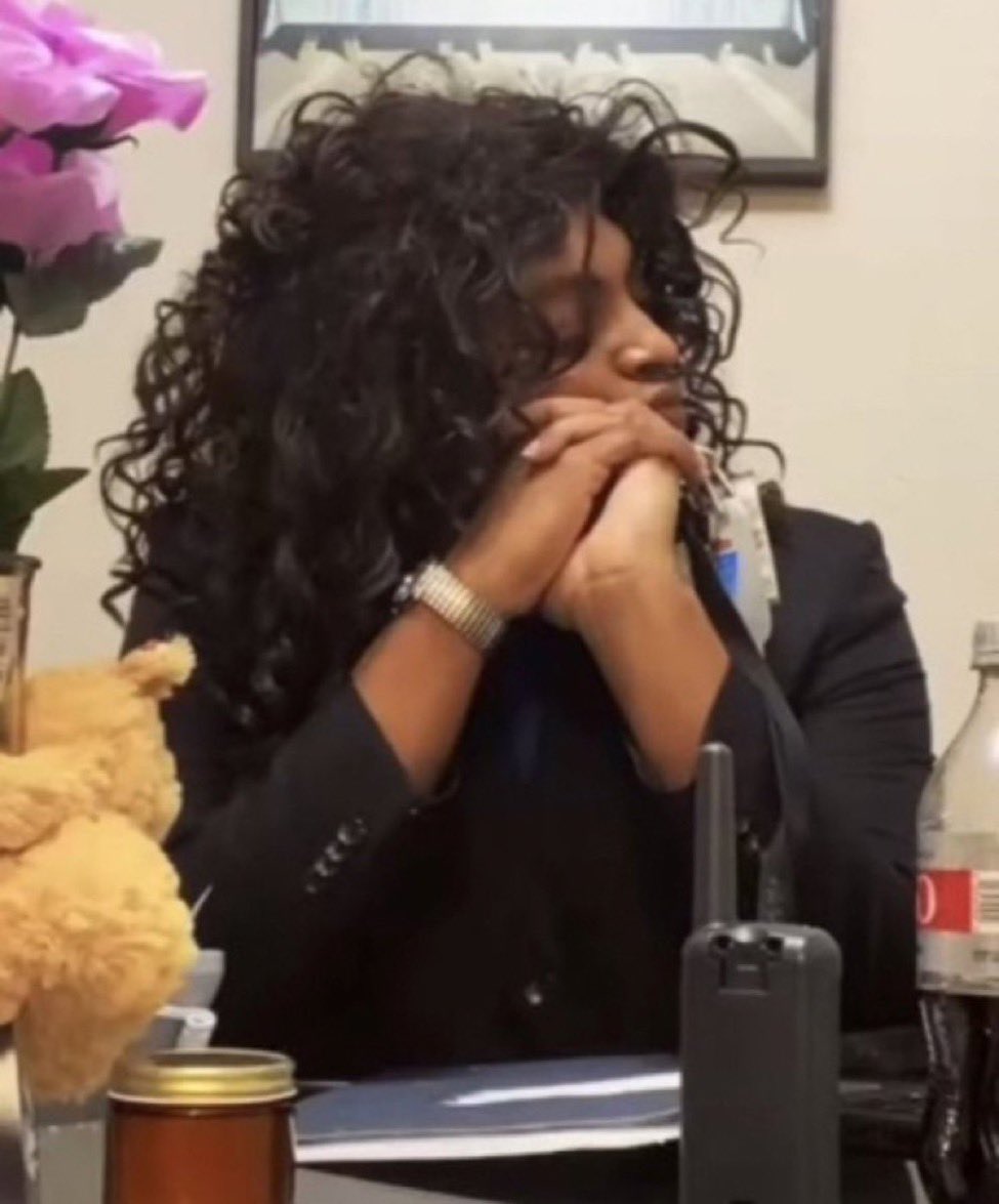 BeanNickyBarnes's tweet photo. Louie’s refusal to take accountability is annoying as fuck.

Jerome’s death is absolutely HER fault. She single-handedly started a civil war, unprovoked. 

Fuck Louie. I want her to join her husband.

#Snowfall
#SnowfallFX 
#SnowfallonFx https://t.co/aon4kJj5gE