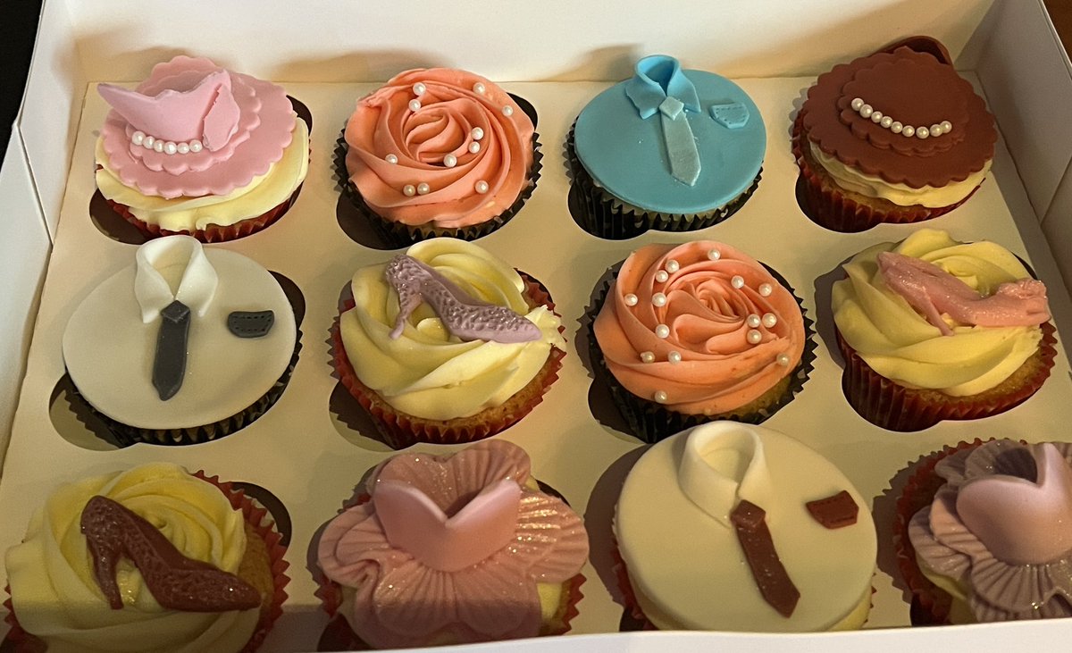 116 <a href="/sbtourUK/">Strictly Ballroom Tour UK</a> tonight <a href="/MKTheatre/">Milton Keynes Theatre</a> and 27 of us in The Ambassador Lounge being looked after by Laura.

Thanks to #TomCoyne for a fabulous preshow talk!

&amp; thanks to <a href="/mkcoffeeshop/">The Coffee Boutique</a> for our wonderful cakes!

Might be a bit excited to see this notice <a href="/EdwinJRay/">Edwin Ray</a> xx