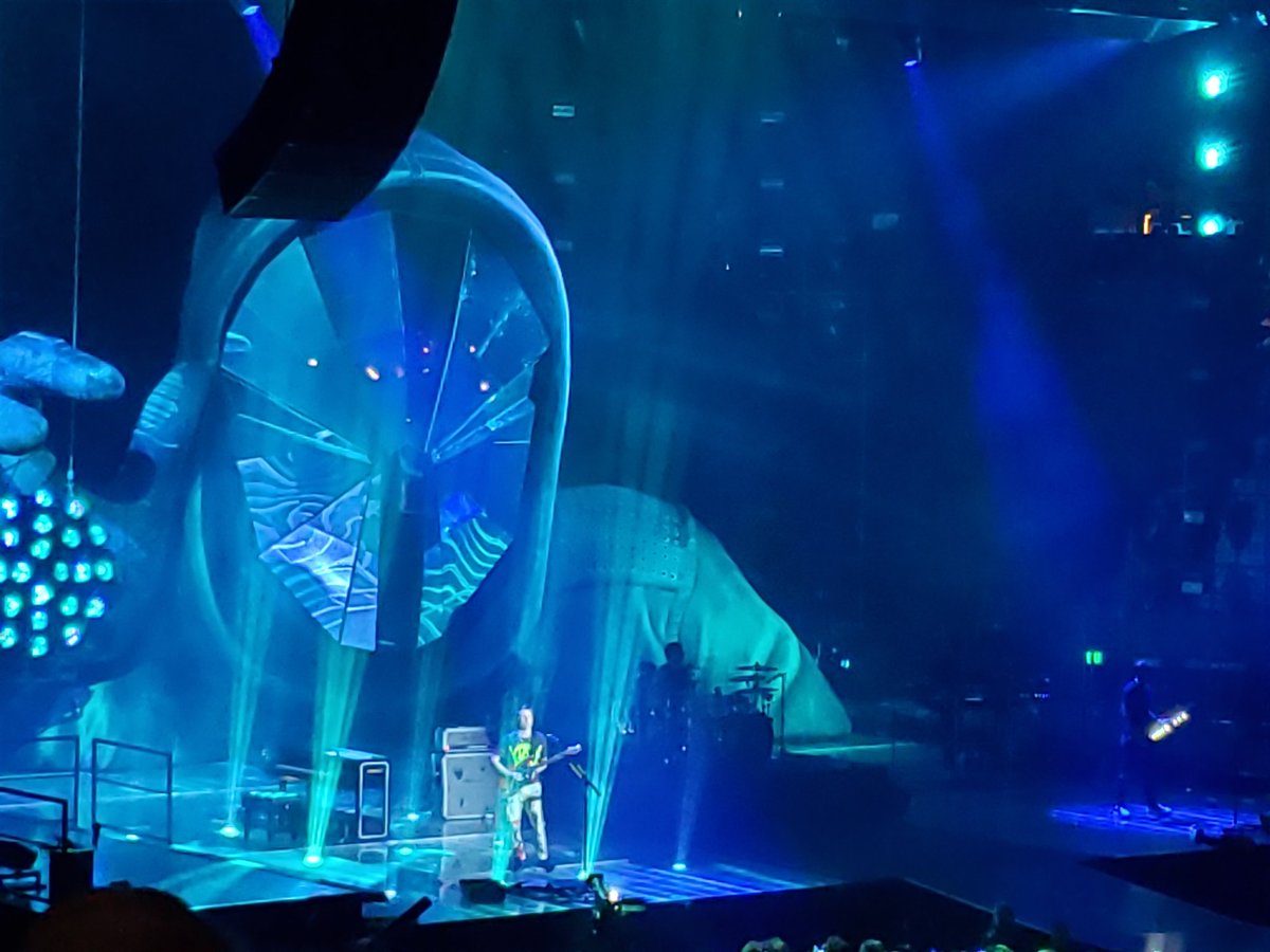 HgaHillary's tweet photo. #Muse #BallArena #Denver https://t.co/vKPSn6Q0j1