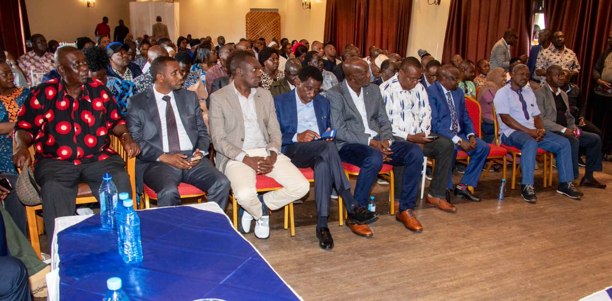 EugeneLWamalwa's tweet image. Our Azimio PG Meeting position today was that a genuine,inclusive,Bipartisan National Dialogue bringing together Kenyans to talk to each other,rather than at each about matters of vital National importance,is what this Country needs,not handshakes,chest thumping  or name calling.