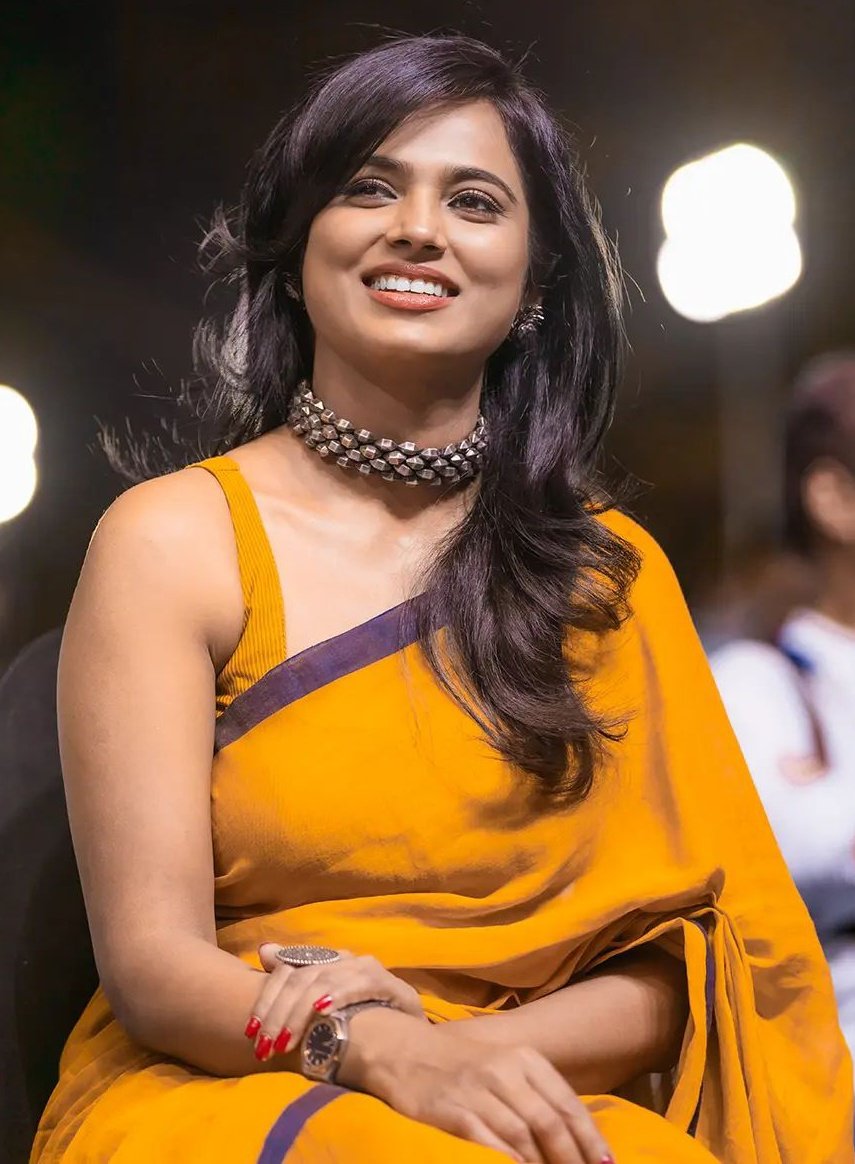 DreamerT96's tweet photo. #RamyaPandian
#dusky #sleveless #dogchain 🥰😍😘 https://t.co/Rdn3Z5mn1G