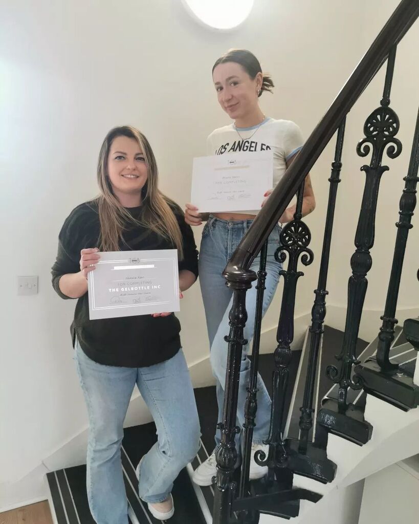 nafschool's tweet photo. Some happy students from a recent BIAB Natural Nails Course taught by Educator, Eilidh! 🥰🙌🏽 #nafsocials https://t.co/ZJEviETnA1 https://t.co/GZeOUFPK00