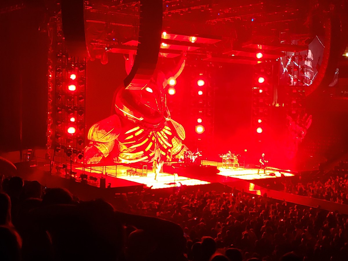 HgaHillary's tweet photo. #Muse #BallArena #Denver https://t.co/EplPMRxwVp
