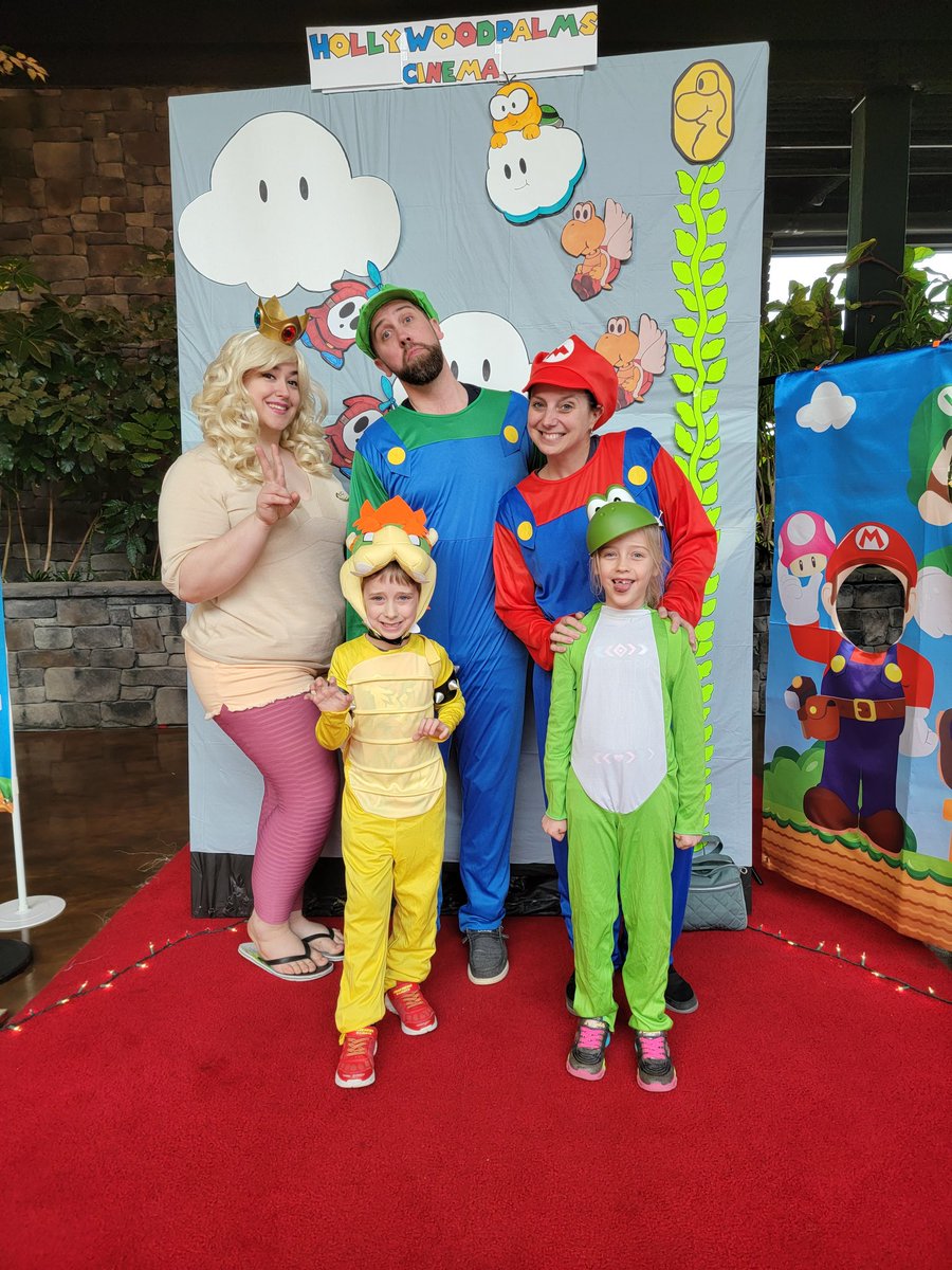 YuudiaM's tweet photo. We got to meet so many amazing people at the Super Mario movie event @dankrier https://t.co/fJRcJ2WCQv